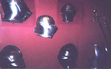 travis5.jpg (26448 bytes)